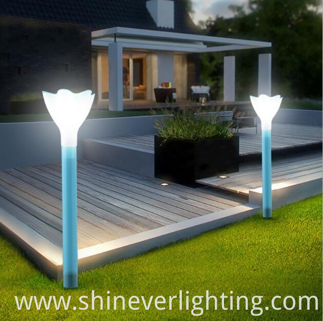 Solar garden column lights